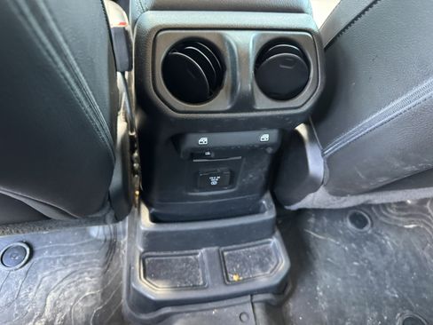 Used 2023 Jeep Wrangler Unlimited Sahara w/ Cold Weather Group AWD/4WD image 22
