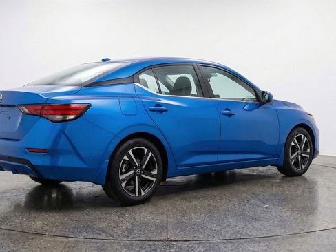 Used 2025 Nissan Sentra SV FWD image 9