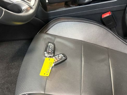 Used 2019 Ford Mustang GT Premium w/ Black Accent Package RWD image 18