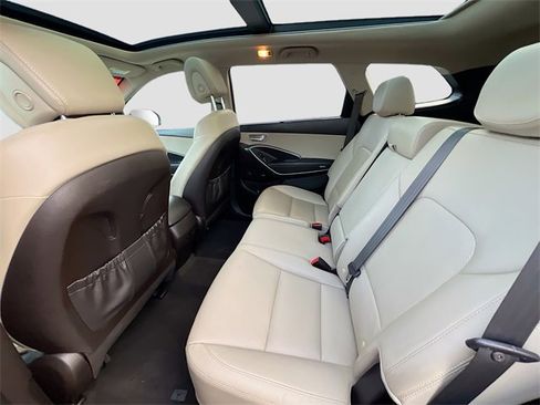 Used 2018 Hyundai Santa Fe SE image 26