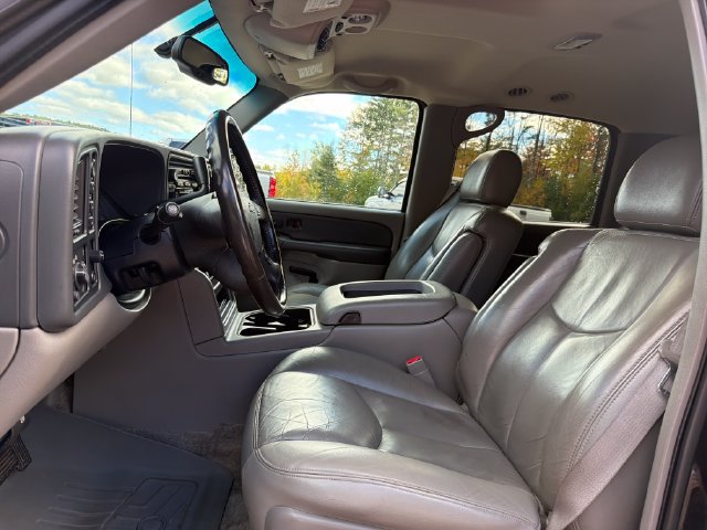Used 2003 Chevrolet Suburban LT w/ LT Preferred Equipment Group AWD/4WD image 11
