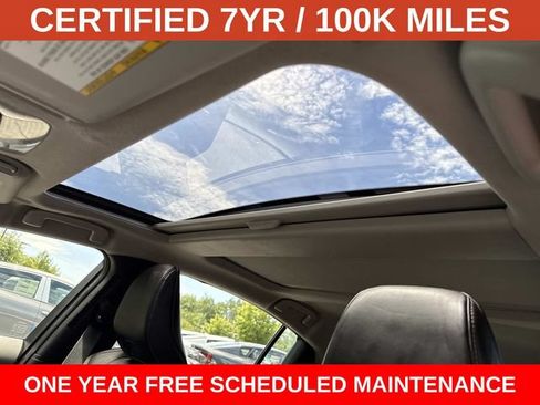 Used 2024 Toyota Prius XLE AWD/4WD image 16