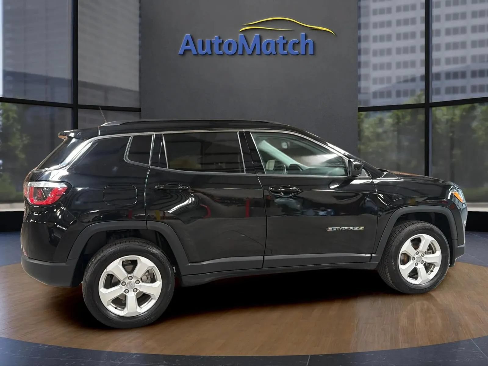 Used 2020 Jeep Compass Latitude w/ Cold Weather Group AWD/4WD image 12