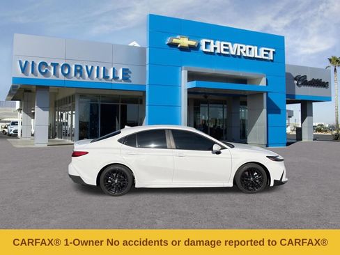 Used 2025 Toyota Camry SE w/ Convenience Package image 4