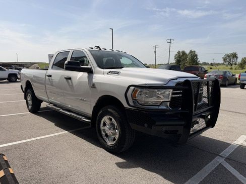 Used 2022 RAM 2500 Tradesman w/ Chrome Appearance Group AWD/4WD image 3