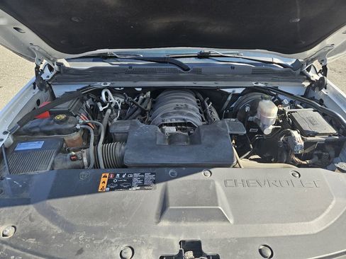 Used 2019 Chevrolet Suburban LT image 36