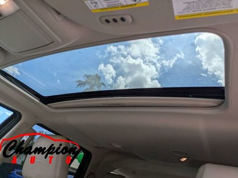 Used 2017 Lincoln Navigator Select RWD image 25