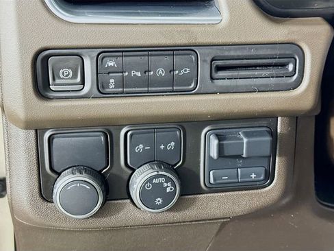 Used 2021 Chevrolet Tahoe LT w/ LT Signature Package image 13