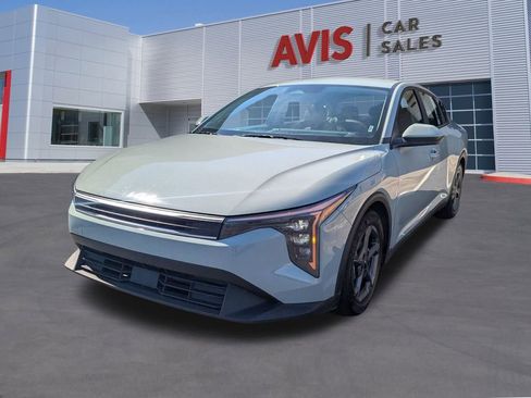Used 2025 Kia K4 LXS image 1
