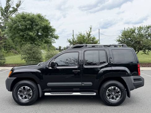 Used 2014 Nissan Xterra PRO-4X AWD/4WD image 2