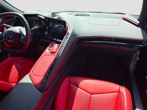 Used 2023 Chevrolet Corvette Stingray Preferred Cpe w/ Z51 Performance Package image 17