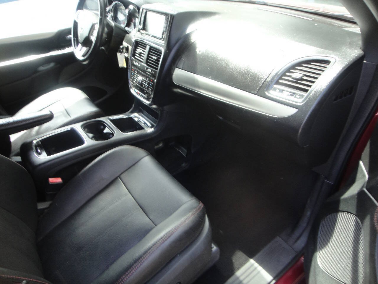 Used 2019 Dodge Grand Caravan GT FWD image 15