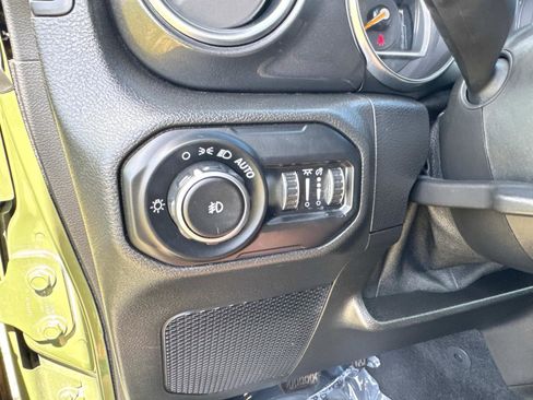 Certified 2021 Jeep Wrangler Unlimited Sahara AWD/4WD image 32