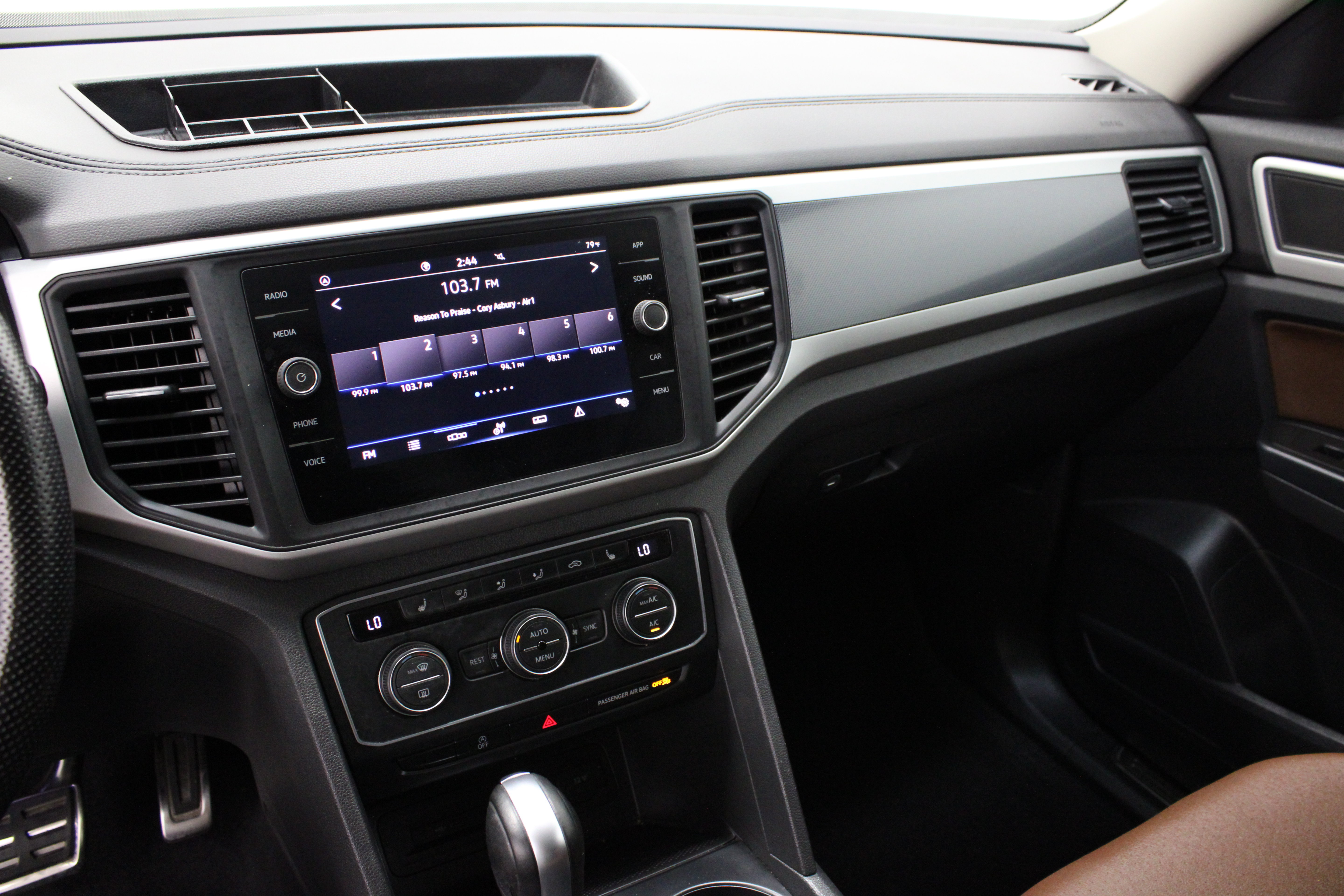 Used 2021 Volkswagen Atlas SE w/ Panoramic Sunroof Package FWD image 16