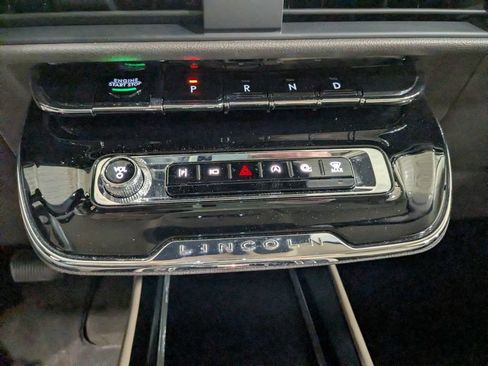 Used 2023 Lincoln Corsair AWD w/ Equipment Group 101A image 17