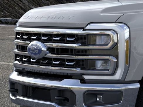 New 2026 Ford F250 XLT w/ XLT Premium Package AWD/4WD image 17