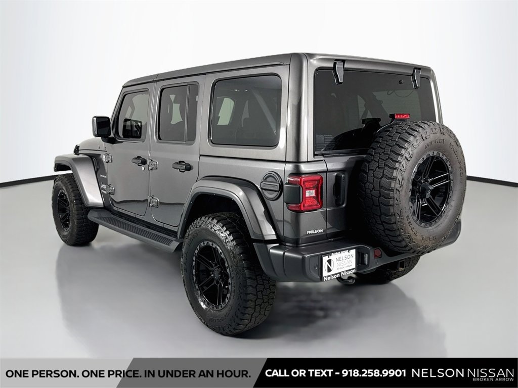 Used 2022 Jeep Wrangler Unlimited Sahara w/ Dual Top Group AWD/4WD image 7