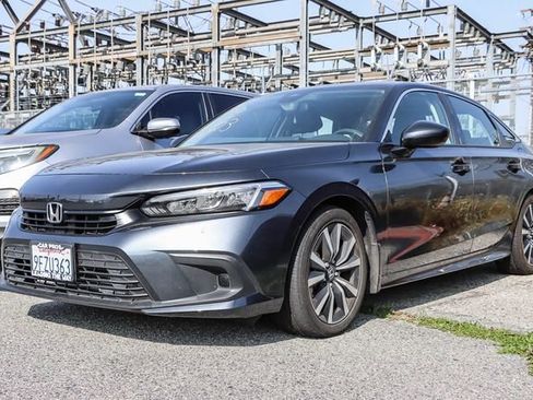 Used 2023 Honda Civic EX image 5