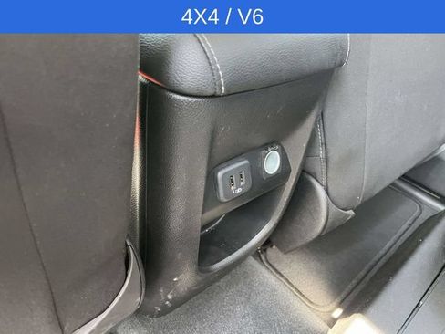 Used 2022 Chevrolet Colorado LT w/ Safety Package AWD/4WD image 12