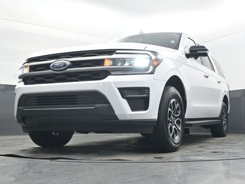 Used 2024 Ford Expedition Max XLT image 25
