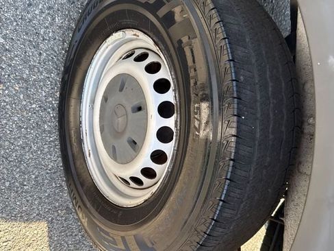 Used 2017 Mercedes-Benz Sprinter 2500 image 27