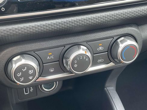 New 2025 Nissan Kicks Play S image 27