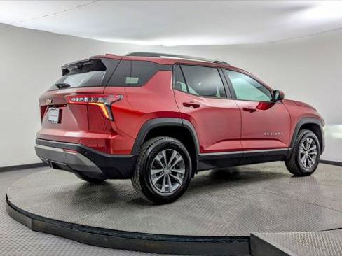 Used 2025 Chevrolet Equinox LT w/ Convenience Package II image 8