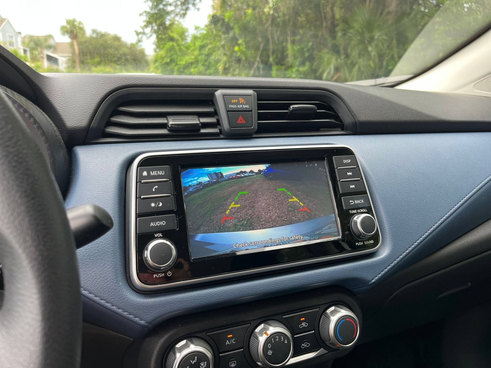 Used 2025 Nissan Versa SV FWD image 21