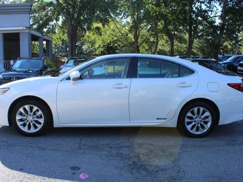 Used 2014 Lexus ES 300h w/ Luxury Package w/Bamboo Trim FWD image 4