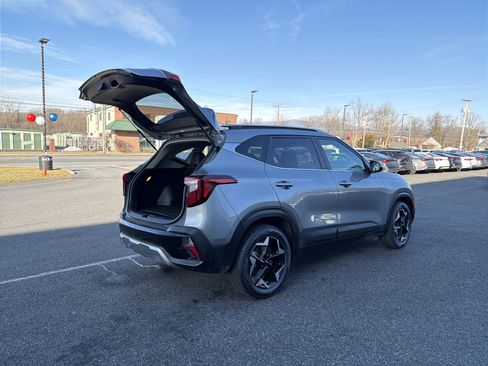 Used 2024 Kia Seltos EX image 33