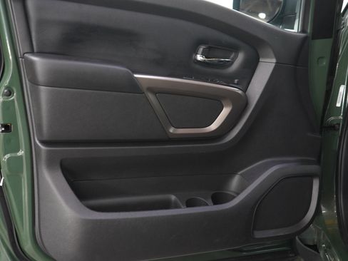 Used 2024 Nissan Titan SV w/ SV Bronze Edition Package AWD/4WD image 19