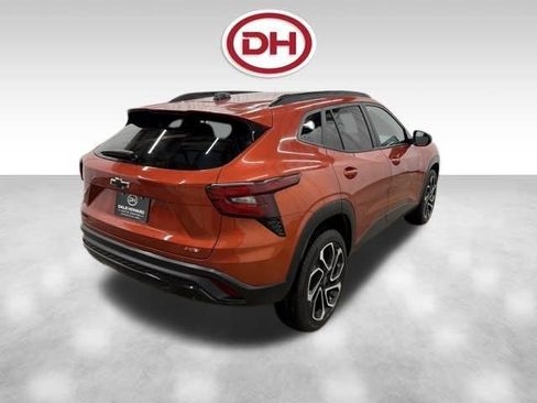 Used 2024 Chevrolet Trax RS FWD image 13