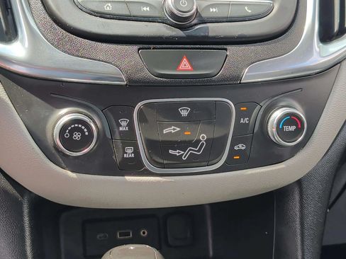 Used 2020 Chevrolet Equinox LS FWD image 39
