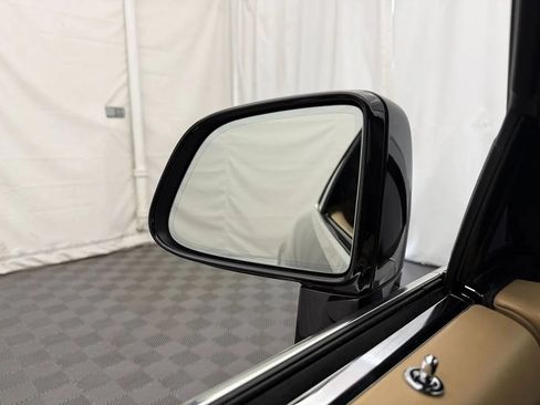 Used 2016 Rolls-Royce Wraith RWD image 17