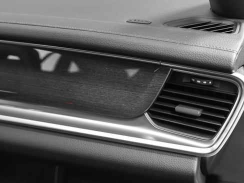 Certified 2023 Porsche Panamera 4 Platinum Edition AWD/4WD image 28