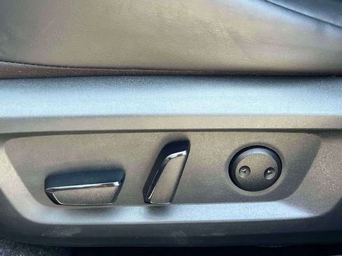 Used 2023 Nissan Rogue SV w/ SV Premium B Package image 18