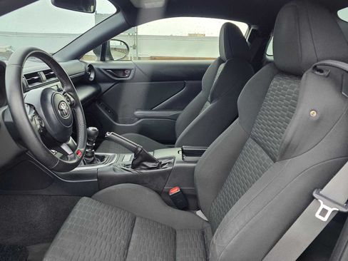 Used 2023 Toyota GR86 w/ ALL Weather Mat Package (TMS) RWD image 15
