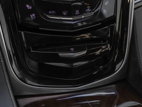 Used 2020 Cadillac Escalade ESV Luxury w/ Escalade Sport Edition image 23