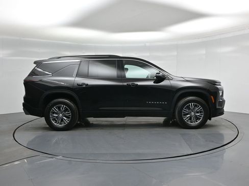 Used 2024 Chevrolet Traverse LT image 23