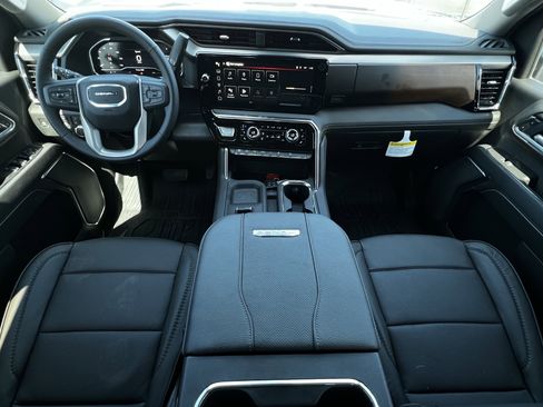 New 2025 GMC Sierra 2500 Denali w/ Technology Package image 9