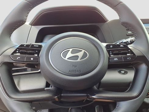 Used 2025 Hyundai Elantra Sport image 38