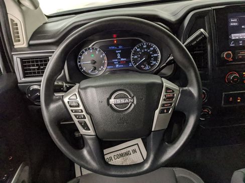 Used 2024 Nissan Titan SV image 15