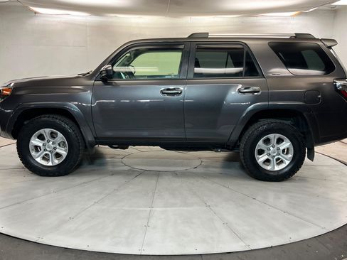 Used 2019 Toyota 4Runner SR5 AWD/4WD image 2