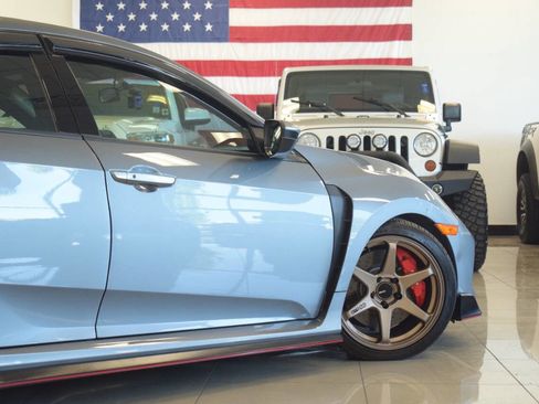 Used 2018 Honda Civic Type R image 40
