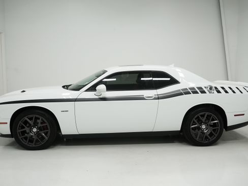 Used 2016 Dodge Challenger R/T Plus RWD image 7