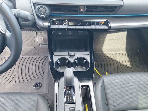 Used 2025 Toyota Prius image 15