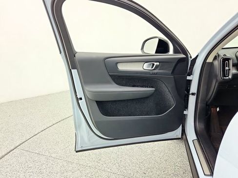 New 2026 Volvo XC40 B5 Plus w/ Protection Package Premier image 22