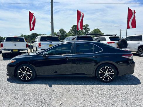Used 2019 Toyota Camry SE FWD image 19