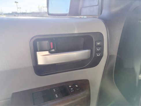 Used 2010 Toyota Sequoia Platinum image 14