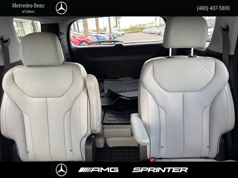 Used 2024 Hyundai Palisade SEL FWD image 16